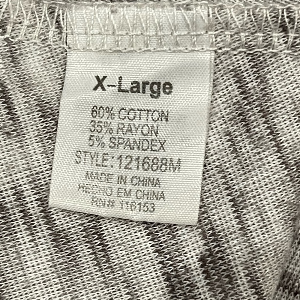 Elegant Gray Women's Blouse - Picture 4 of 8